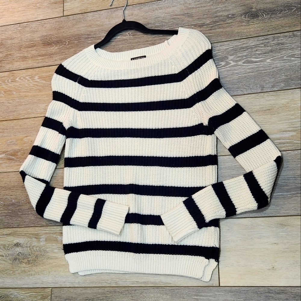 Express Black And Cream Ling Sleeve Knitted Sweater Size Small